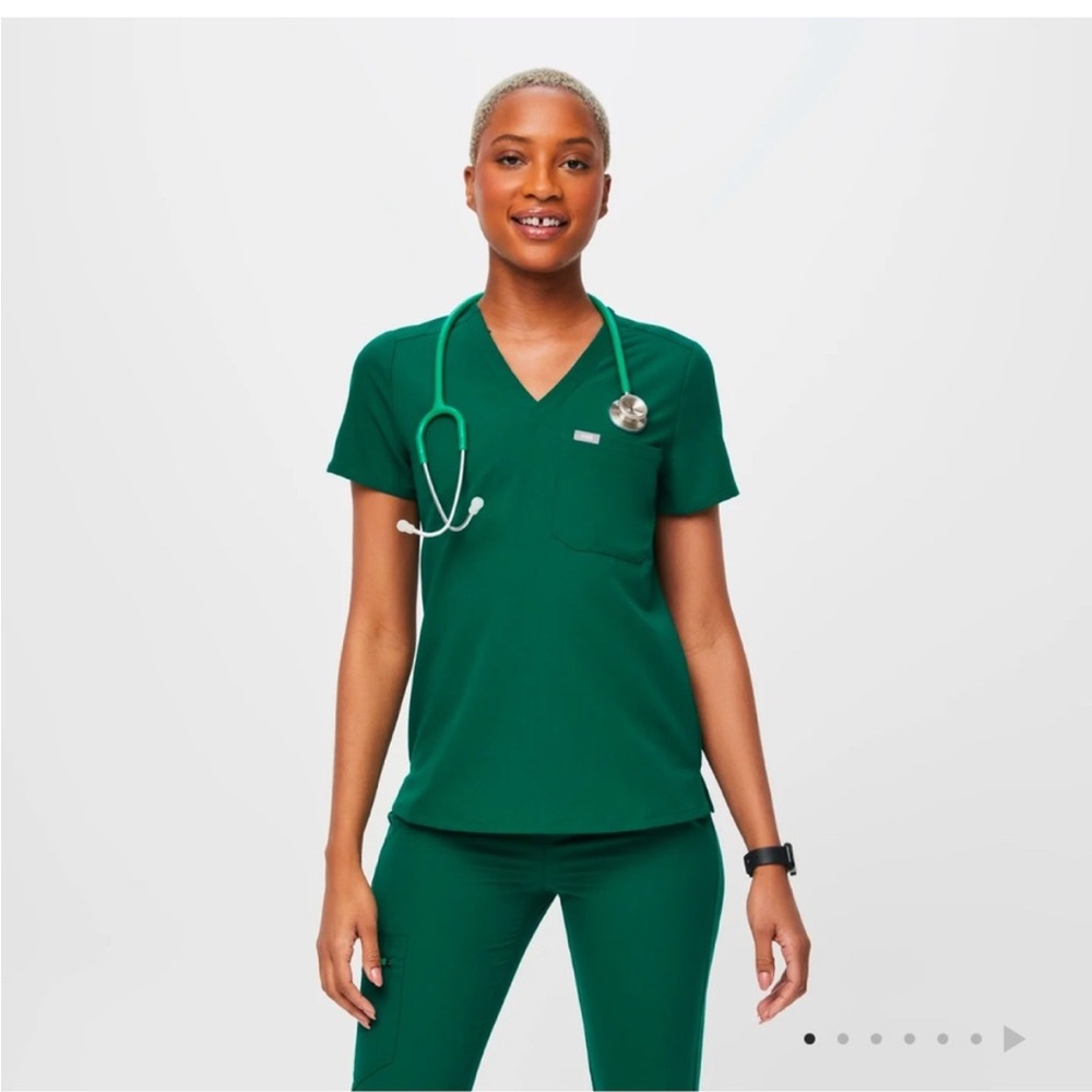 Figs set Hunter Green Small Catarina Top and Medium Regular Zamora Bottoms